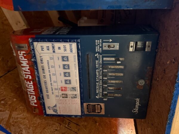 LIVE AUCTION - BEAUTIFUL BRICK HOME ON 3.21+/- ACRES - FURNISHINGS & TOOLS