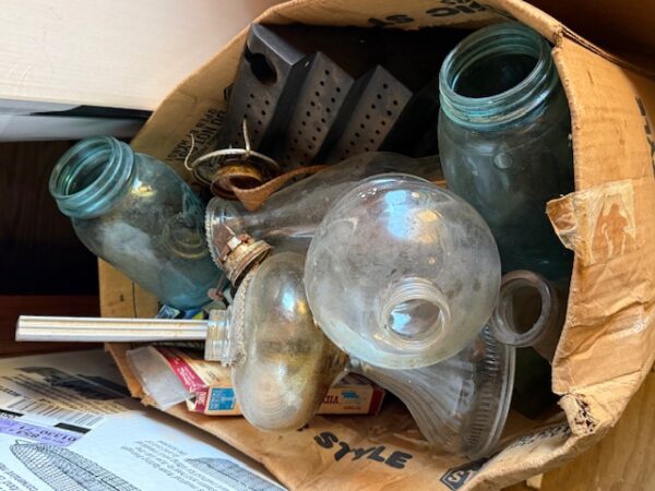 LIVE AUCTION - BEAUTIFUL BRICK HOME ON 3.21+/- ACRES - FURNISHINGS & TOOLS