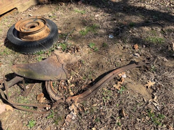 LIVE AUCTION - BEAUTIFUL BRICK HOME ON 3.21+/- ACRES - FURNISHINGS & TOOLS