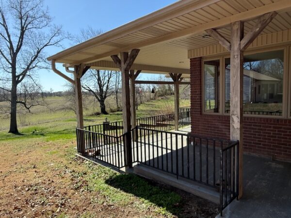 LIVE AUCTION - BEAUTIFUL BRICK HOME ON 3.21+/- ACRES - FURNISHINGS & TOOLS