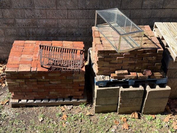 LIVE AUCTION - BEAUTIFUL BRICK HOME ON 3.21+/- ACRES - FURNISHINGS & TOOLS