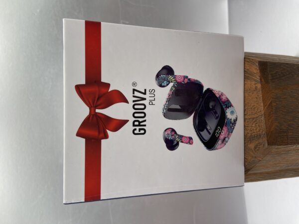 FURNISHINGS - ANTIQUES - LAWN & GARDEN