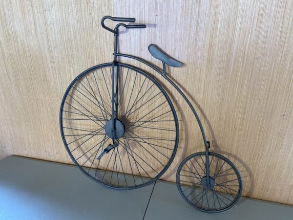 FURNISHINGS - ANTIQUES - LAWN & GARDEN