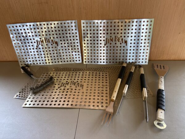 FURNISHINGS - ANTIQUES - LAWN & GARDEN