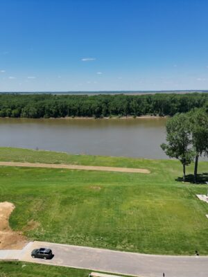 1.86 ACRE RIVERFRONT LOT - 1709 & 1713 Rivers Edge Dr., Henderson, KY 42420