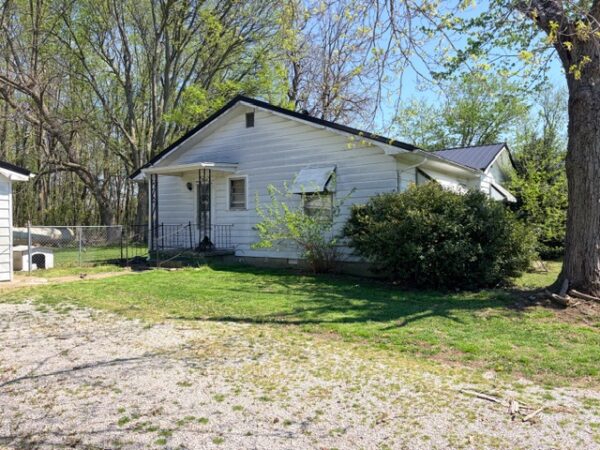 2 BEDROOM, 1 BATH HOME ON 1.65+/- ACRE LOT