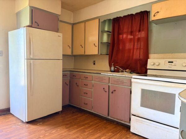 2 BEDROOM, 1 BATH HOME ON 1.65+/- ACRE LOT