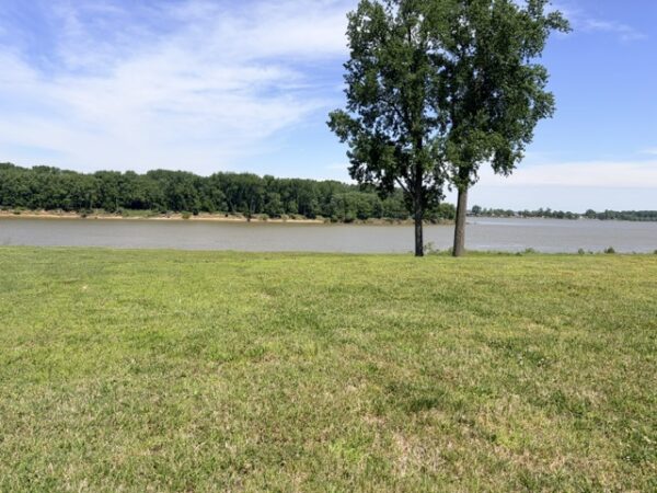 IMG_2137 1.86 ACRE RIVERFRONT LOT - 1709 & 1713 Rivers Edge Dr., Henderson, KY 42420