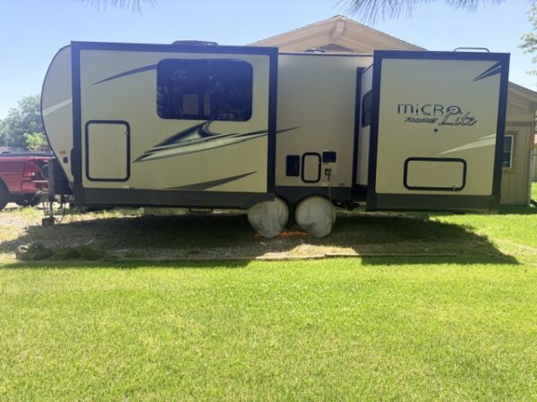2021 FLAGSTAFF MICRO LITE RV