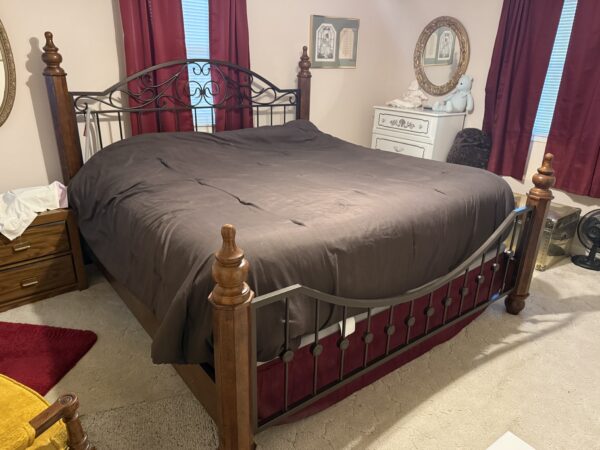 LIVE AUCTION - FURNISHINGS - DECOR - TOOLS - SHOP ITEMS