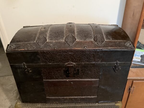 LIVE AUCTION - FURNISHINGS - DECOR - TOOLS - SHOP ITEMS