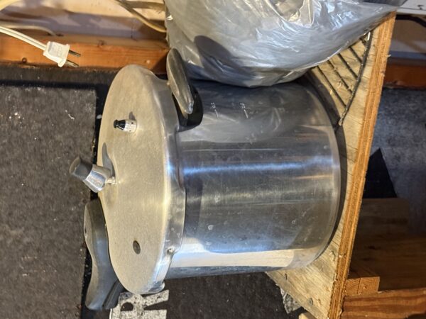 LIVE AUCTION - FURNISHINGS - DECOR - TOOLS - SHOP ITEMS