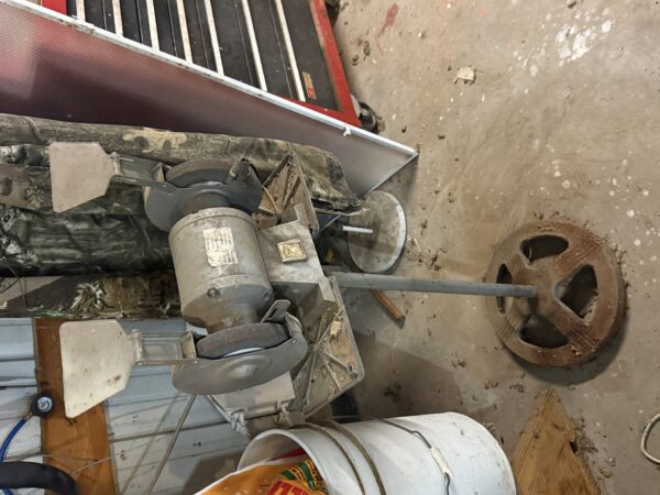 LIVE AUCTION - FURNISHINGS - DECOR - TOOLS - SHOP ITEMS