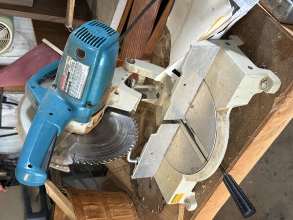 LIVE AUCTION - FURNISHINGS - DECOR - TOOLS - SHOP ITEMS