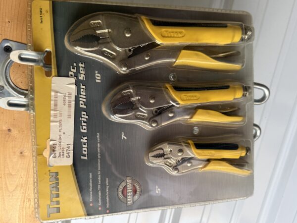 LIVE AUCTION - FURNISHINGS - DECOR - TOOLS - SHOP ITEMS