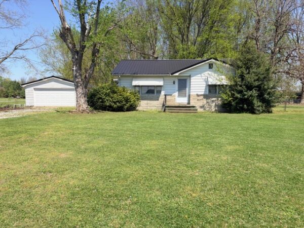 2 BEDROOM, 1 BATH HOME ON 1.65+/- ACRE LOT
