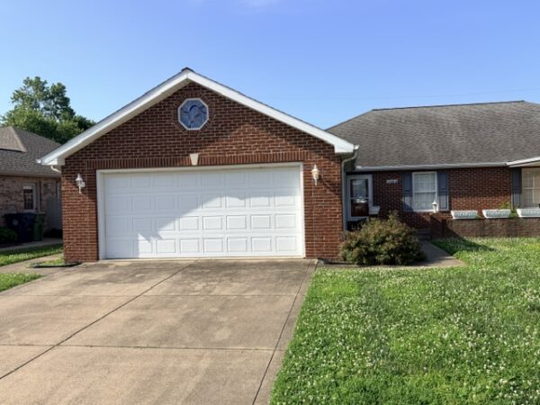 IMG_4211 BEAUTIFUL BRICK ONE LEVEL HOME