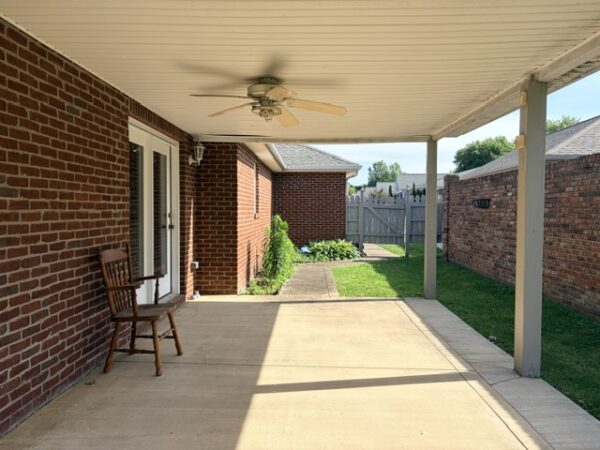 IMG_4242 BEAUTIFUL BRICK ONE LEVEL HOME