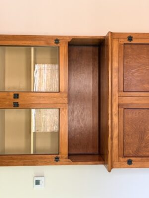 COLLECTIBLES & ANTIQUES
