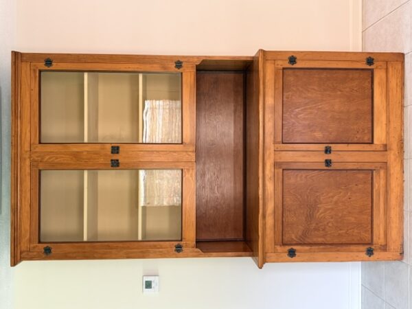 COLLECTIBLES & ANTIQUES