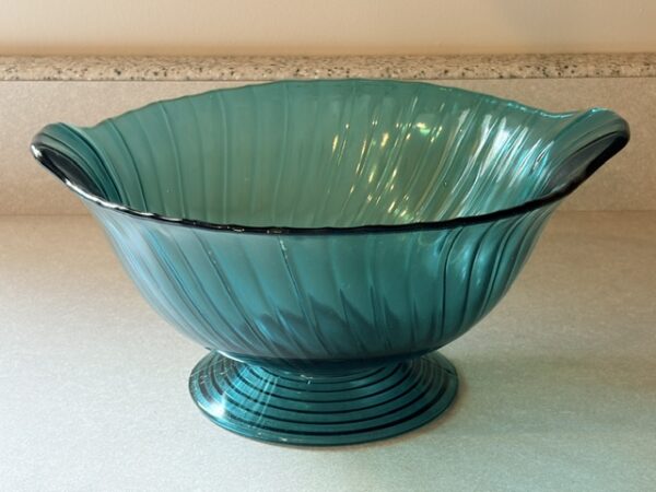 COLLECTIBLES & ANTIQUES
