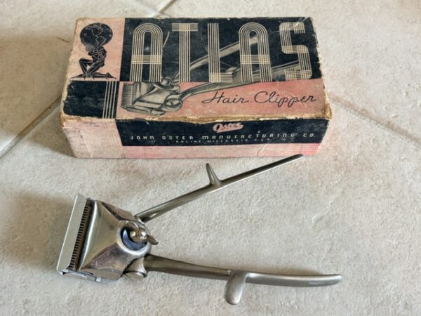 COLLECTIBLES & ANTIQUES