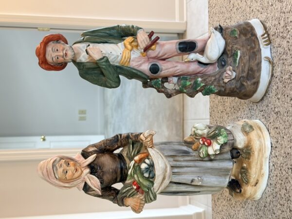 COLLECTIBLES & ANTIQUES