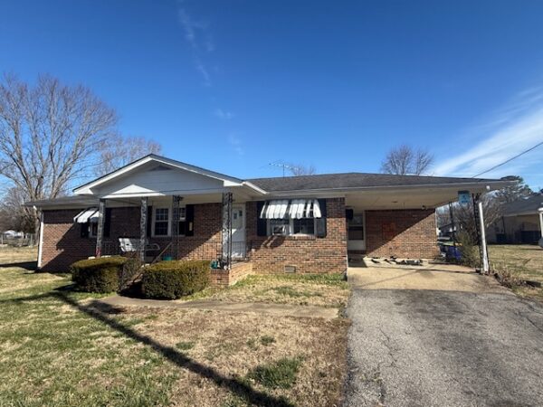 NICE 3 BEDROOM BRICK HOME