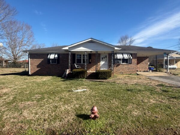NICE 3 BEDROOM BRICK HOME