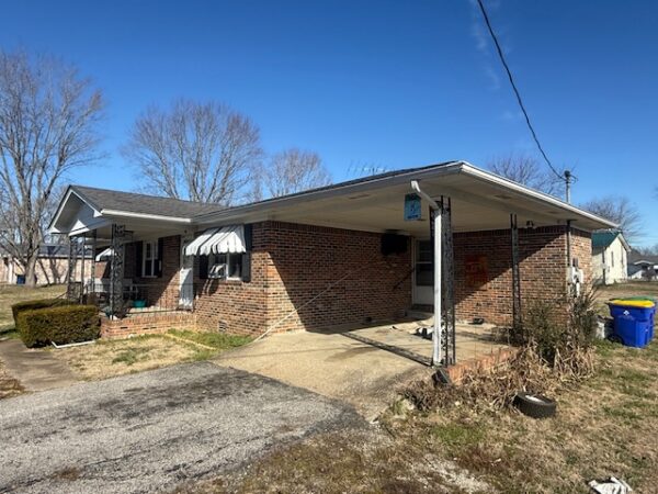 NICE 3 BEDROOM BRICK HOME