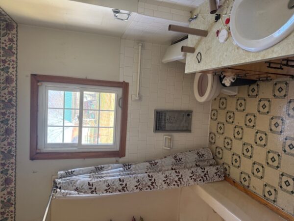 NICE 3 BEDROOM BRICK HOME
