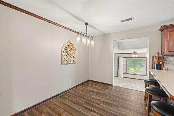 11-215 Spring Grove Blvd Morganfield KY 42437-11 BEAUTIFUL HOME WITH OUTDOOR OASIS