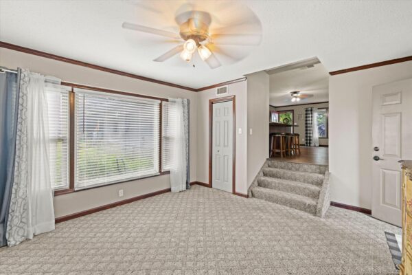17-215 Spring Grove Blvd Morganfield KY 42437-17 BEAUTIFUL HOME WITH OUTDOOR OASIS