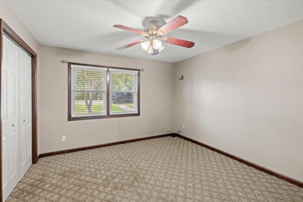 19-215 Spring Grove Blvd Morganfield KY 42437-19 BEAUTIFUL HOME WITH OUTDOOR OASIS