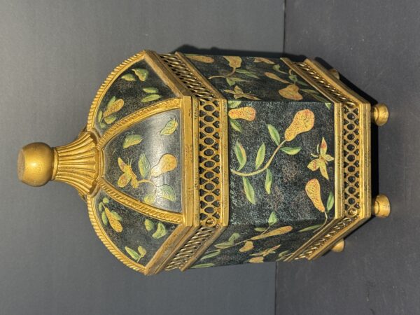 IMG_0017 ANTIQUES-FURNISHINGS-COLLECTIBLES-GLASSWARE