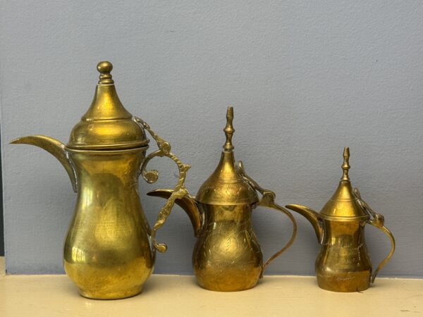 IMG_0052 ANTIQUES-FURNISHINGS-COLLECTIBLES-GLASSWARE