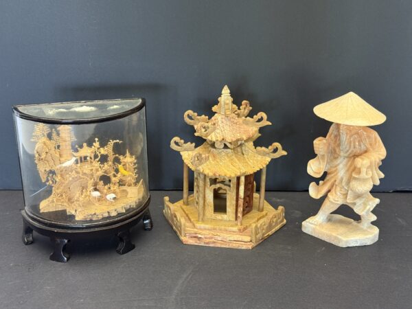IMG_0074 ANTIQUES-FURNISHINGS-COLLECTIBLES-GLASSWARE