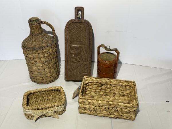 IMG_0190 ANTIQUES-FURNISHINGS-COLLECTIBLES-GLASSWARE