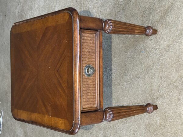 IMG_0606 ANTIQUES-FURNISHINGS-COLLECTIBLES-GLASSWARE
