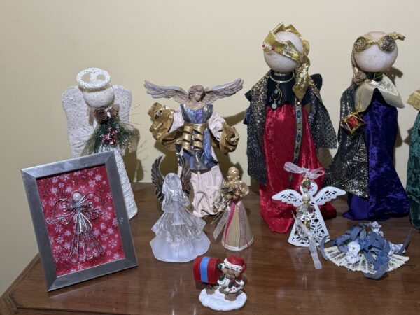 IMG_0684 ANTIQUES-FURNISHINGS-COLLECTIBLES-GLASSWARE