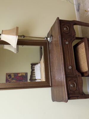 ANTIQUES-FURNISHINGS-COLLECTIBLES-GLASSWARE