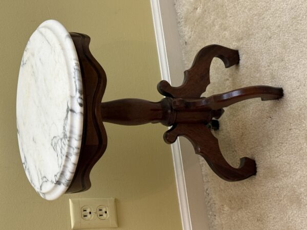 IMG_0881 ANTIQUES-FURNISHINGS-COLLECTIBLES-GLASSWARE