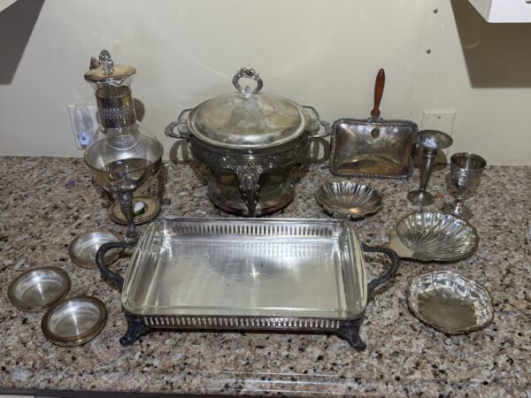 IMG_0929 ANTIQUES-FURNISHINGS-COLLECTIBLES-GLASSWARE