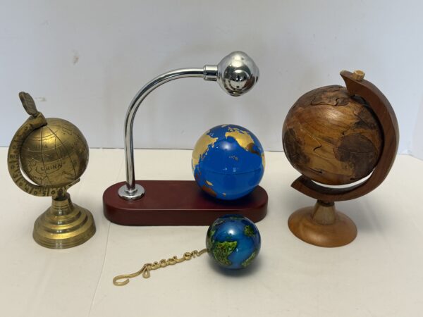 IMG_9824 ANTIQUES-FURNISHINGS-COLLECTIBLES-GLASSWARE