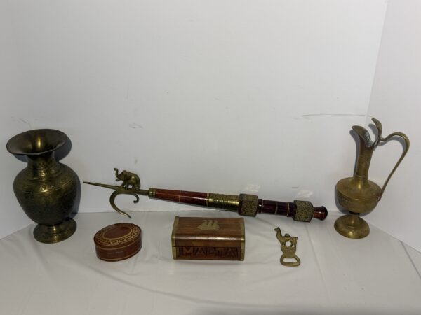 IMG_9841 ANTIQUES-FURNISHINGS-COLLECTIBLES-GLASSWARE