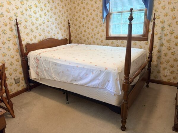 IMG_6156 HOME FURNISHINGS - ANTIQUES - COLLECTIBLES