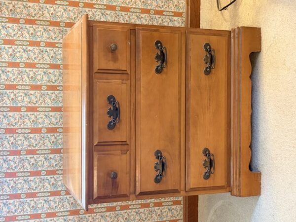 IMG_6235 HOME FURNISHINGS - ANTIQUES - COLLECTIBLES