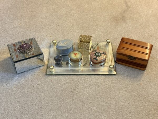IMG_6251 HOME FURNISHINGS - ANTIQUES - COLLECTIBLES