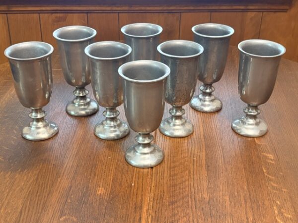 IMG_6585 HOME FURNISHINGS - ANTIQUES - COLLECTIBLES