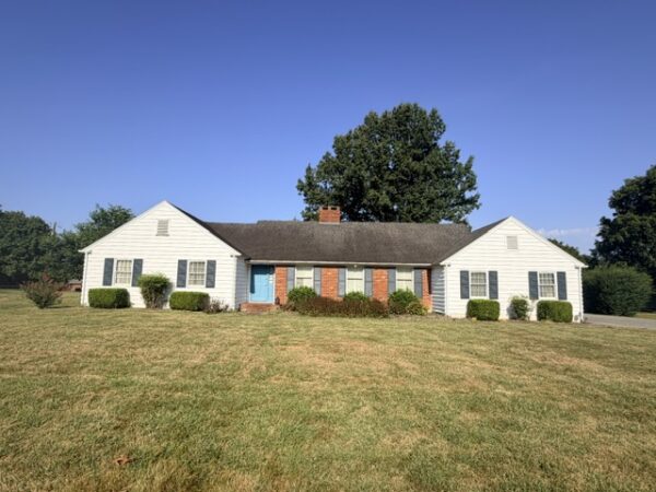 SPRAWLING 5 BEDROOM HOME WITH BASEMENT